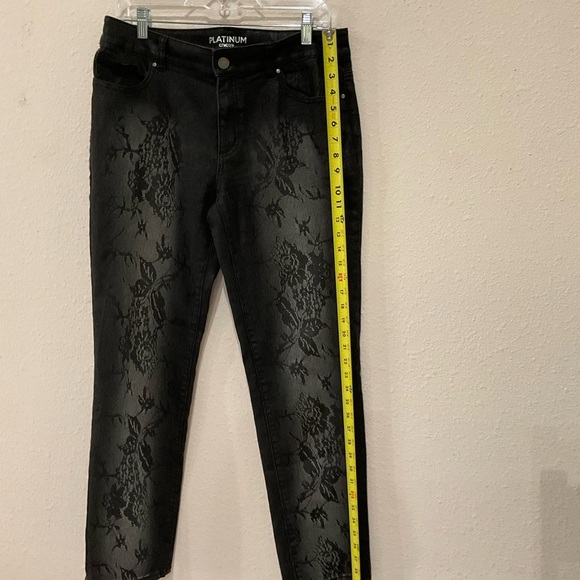Chico’s Platinum Jeans Black Metallic Floral Snake Print Wom Sz 8 (Chico’s 1R) - Picture 5 of 10